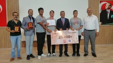 Kuşadası lisesi Aydın matematik olimpiyatlarında şampiyonluğa ulaştı