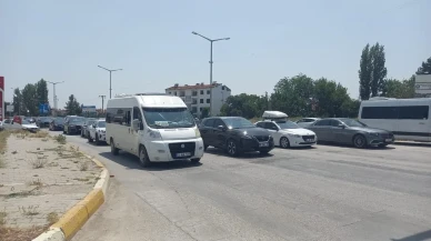 Bayram dönüşü Afyonkarahisar yolları tatilcilerle doldu taştı