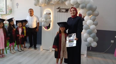 Sındırgı Kaymakamı Özay son karne töreninde vedalaştı