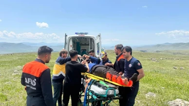 Sarıkamışta kayalıktan düşen genç çoban kurtarıldı