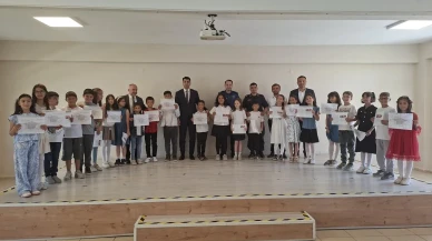 Hisarcık Cumhuriyet İlkokulunda bin öğrenci karne aldı