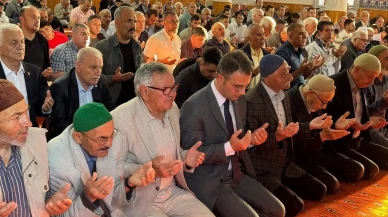 Kululu vatandaşlar Kurban Bayramı namazında camileri doldurdu