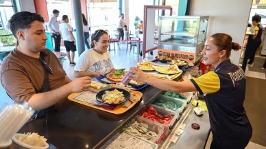 Mersin sahilinde Denizkızı kafeleri bayramda dolup taştı