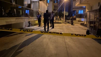 Burdurda iki genç kız kapı önünde cinayet işledi