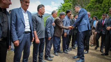 Vali Çelik Yüksekova köylerinde vatandaşlarla buluştu