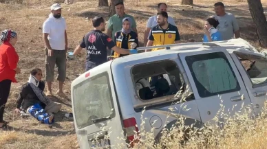 Halfeti yolunda gezi minibüsü şarampole yuvarlandı