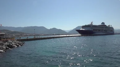 Dev kruvaziyer Marella Discovery 2 Alanya Limanına geldi