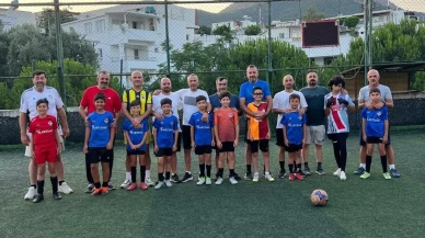 Bodrum Futbol Akademisinde babalar oğullarıyla sahaya çıktı
