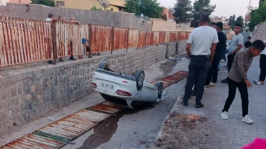 Çocuklar Şanlıurfa'da park halindeki otomobili kanala düşürdü