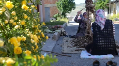 Bayburtlu kadınların yün çırpma geleneği yaşatılıyor