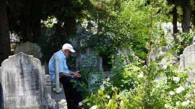 Bafra şehitliğinde arefe günü dualarla anma yapıldı