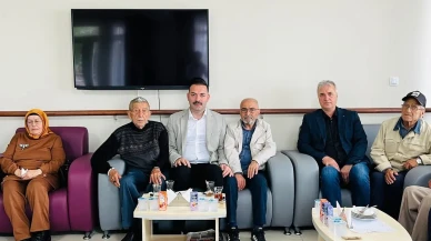 AK Parti Zonguldak huzurevi sakinlerini bayramda ziyaret etti