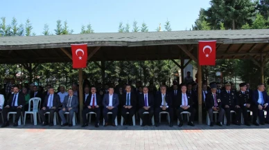 Uşak protokolü bayram arifesinde şehitleri ziyaret etti