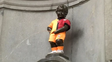Galatasaray Manneken Pis Heykelinde Tarihe Geçti