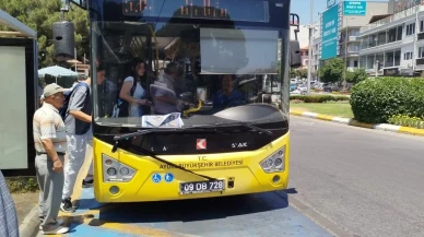 Aydın Belediyesi şehit askerleri siyah kurdelelerle anıyor