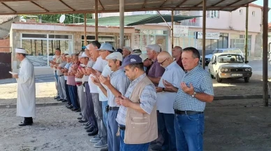 Selendi'de kuraklık nedeniyle 3 gün yağmur duası yapıldı