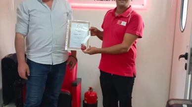 Van'ın Özalp ilçesinde Kızılay'a çok kan bağışı yapanlara madalya verildi