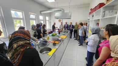 Milli Eğitim Müdürü Mustafa Yılmaz Tavşanlı Halk Eğitim Merkezi'ni ziyaret etti