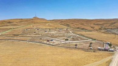 Van Büyükşehir Belediyesi Kurubaş'ta 2 bin ağaç dikerek doğal yaşam alanı