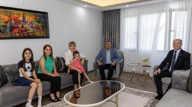 Bilecik İl Emniyet Müdürü Hakan Yılmaz gazi Halil Er'i evinde ziyaret etti