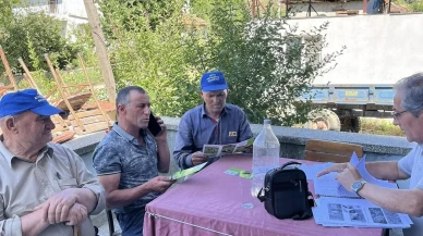 Kuyucak çiftçileri zararlı böceklere karşı harekete geçti