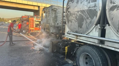 Tarsus otoyolunda süt tankeri alev alarak yandı