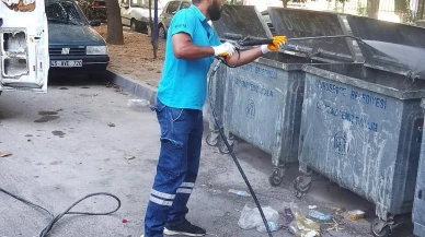 Yunusemre Belediyesi Çöp Konteynerlerini Dezenfekte Ederek Koku Ve Kirliliği Önlüyor