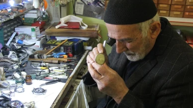 Erzincanlı usta Sebahattin Tanoğlu zamanı durdurmadan yaşatıyor