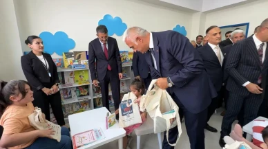 Bakan Ersoy Esendere sınır beldesine kütüphane kazandırdı