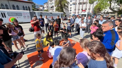 Geleneksel çocuk oyunları Sinop sokaklarında yaşatılıyor
