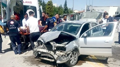 Malatya Yeşilyurt’ta İki Otomobil Çarpıştı Dört Kişi Yaralandı