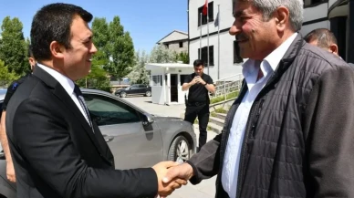 Kaymakam Burak Dertlioğlu Patnos Belediye Başkanı Abdülhalik Taşkın'ı ziyaret etti