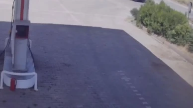 Patlayan lastik nedeniyle Elazığ'da kamyon tel örgüye çarptı