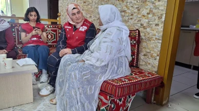 Kızılay Gönüllüleri Ağrı Huzurevine Pasta İkramıyla Ziyaret Etti