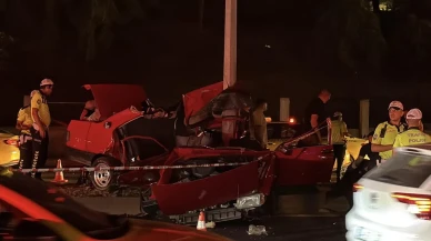 Eyüpsultan Adnan Menderes Bulvarında Tofaş direğe çarptı