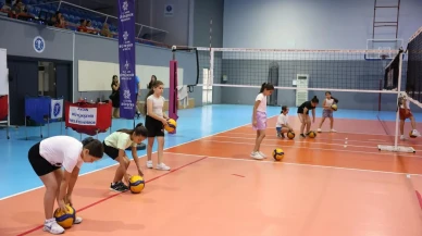 Aydın Büyükşehir çocukları voleybol ile buluşturuyor