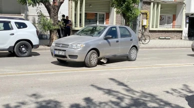 Eskişehirde motosikletli kurye otomobille çarpışarak yaralandı