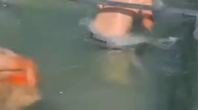 Bursada kamyon kasası çocuklar için havuza dönüştü