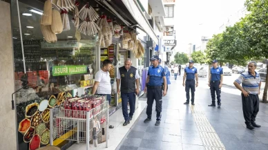 Mersin Büyükşehir Belediyesi zabıta ekipleri yol ve kaldırım işgalleriyle mücadele ediyor