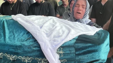 İzmir'in Çiğli ilçesinde eski eşi tarafından öldürülen Demet Akarsu toprağa verildi