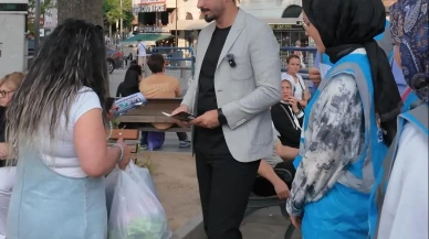 AK Parti Osmangazi Gençlik Kolları broşür dağıtarak farkındalık oluşturdu