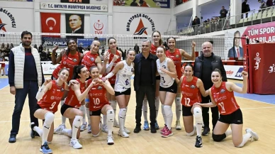 Muratpaşa belediyespor kadın voleybol takımı 1. lig’e geri döndü