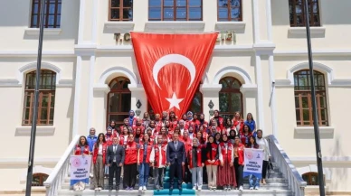 Vali Faik Oktay Sözer Damla Gönüllülük Hareketi Kapsamında Bilecik’te Gençleri Ağırladı