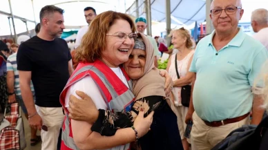 Didim Belediye Başkanı Hatice Gençay cumartesi pazarında vatandaşlarla buluştu