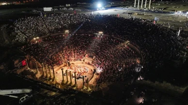 Neşet Ertaş türküleri Laodikya'da senfonik konserle hayat buldu