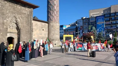 Erzurum’da hekimler İsrail’in Gazze saldırılarını protesto etti