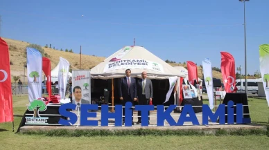 Şehitkamil Belediye Başkanı Umut Yılmaz Ahlat’ta Vatandaşları Ağırladı