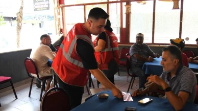 Yunusemre Belediyesi Esnaf Güçlendirme Projesi kapsamında kıraathaneleri ziyaret ediyor