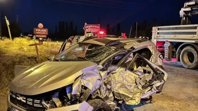 Kayseri Yahyalı’da İki Otomobil Çarpıştı, 1 Ölü 7 Yaralı