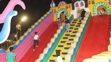 Elazığ'da çocuk şenlikleri Cumhuriyet Meydanı'nda renkli etkinliklerle başladı